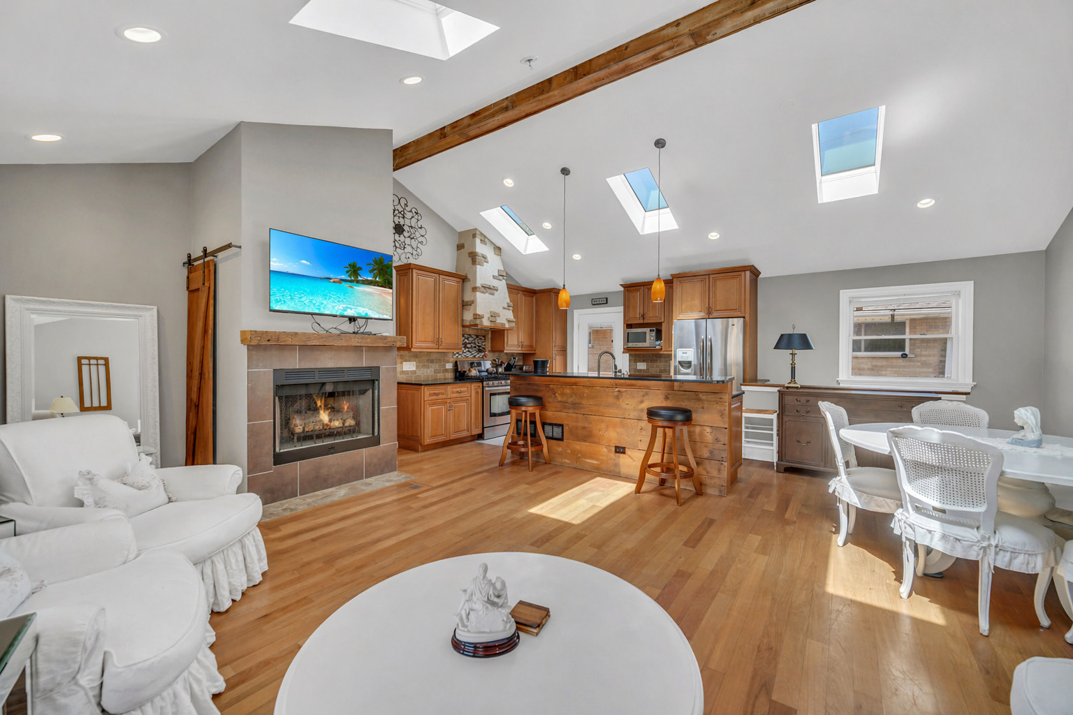 256 W KATHLEEN Drive, Des Plaines, IL 60016