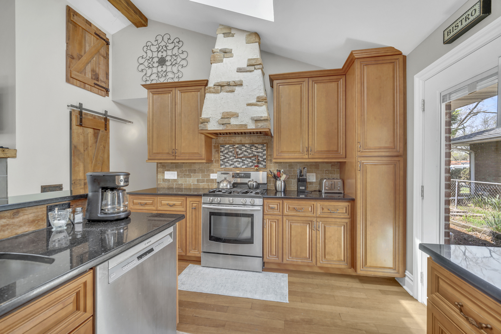 256 W KATHLEEN Drive, Des Plaines, IL 60016