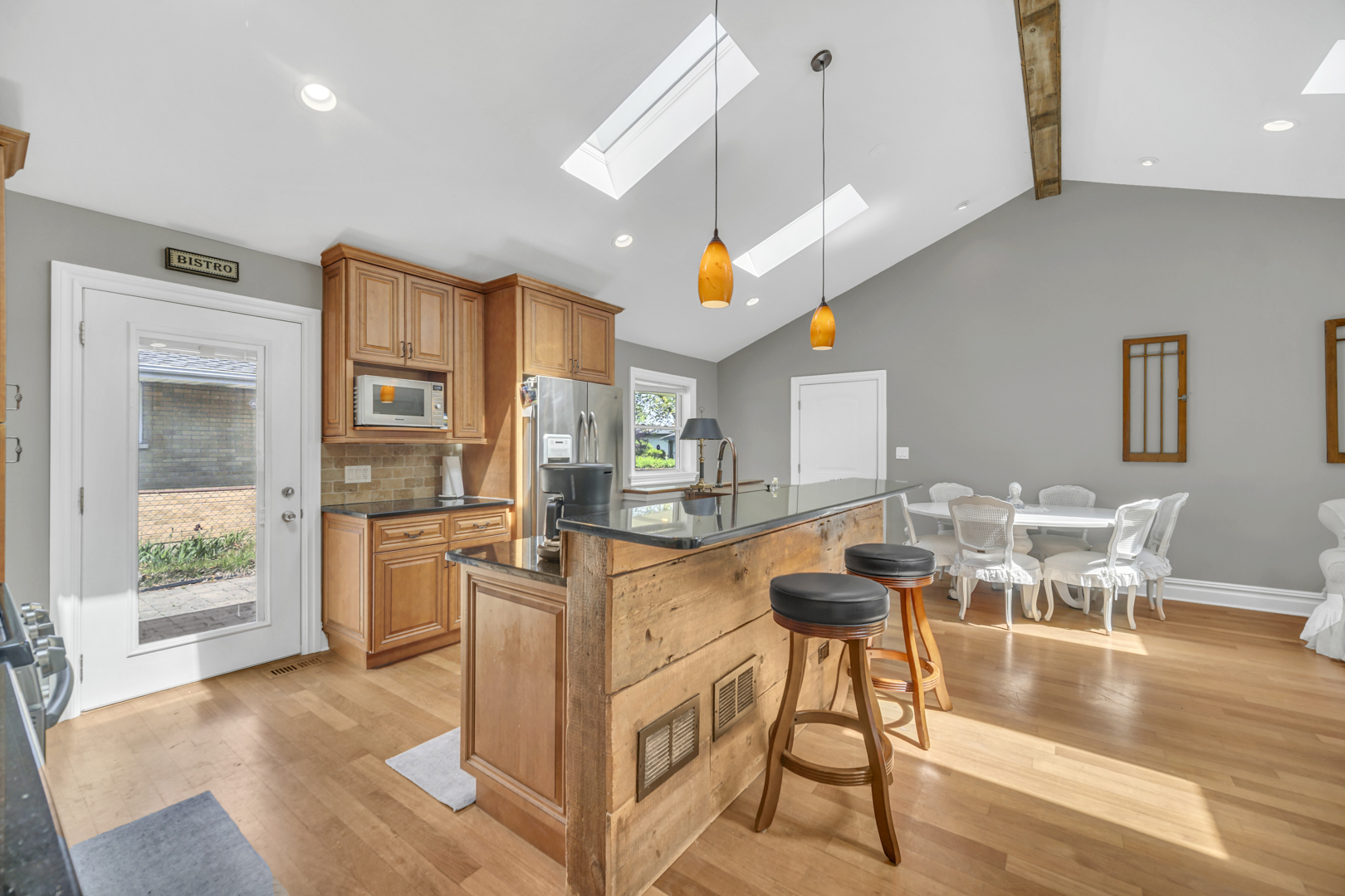 256 W KATHLEEN Drive, Des Plaines, IL 60016