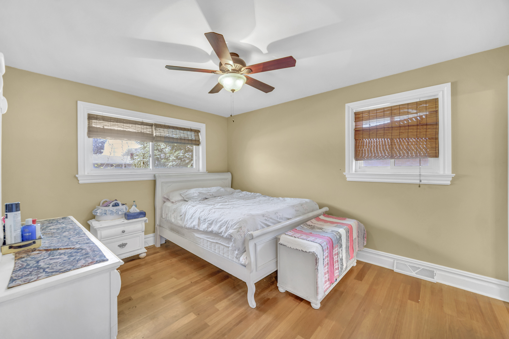 256 W KATHLEEN Drive, Des Plaines, IL 60016