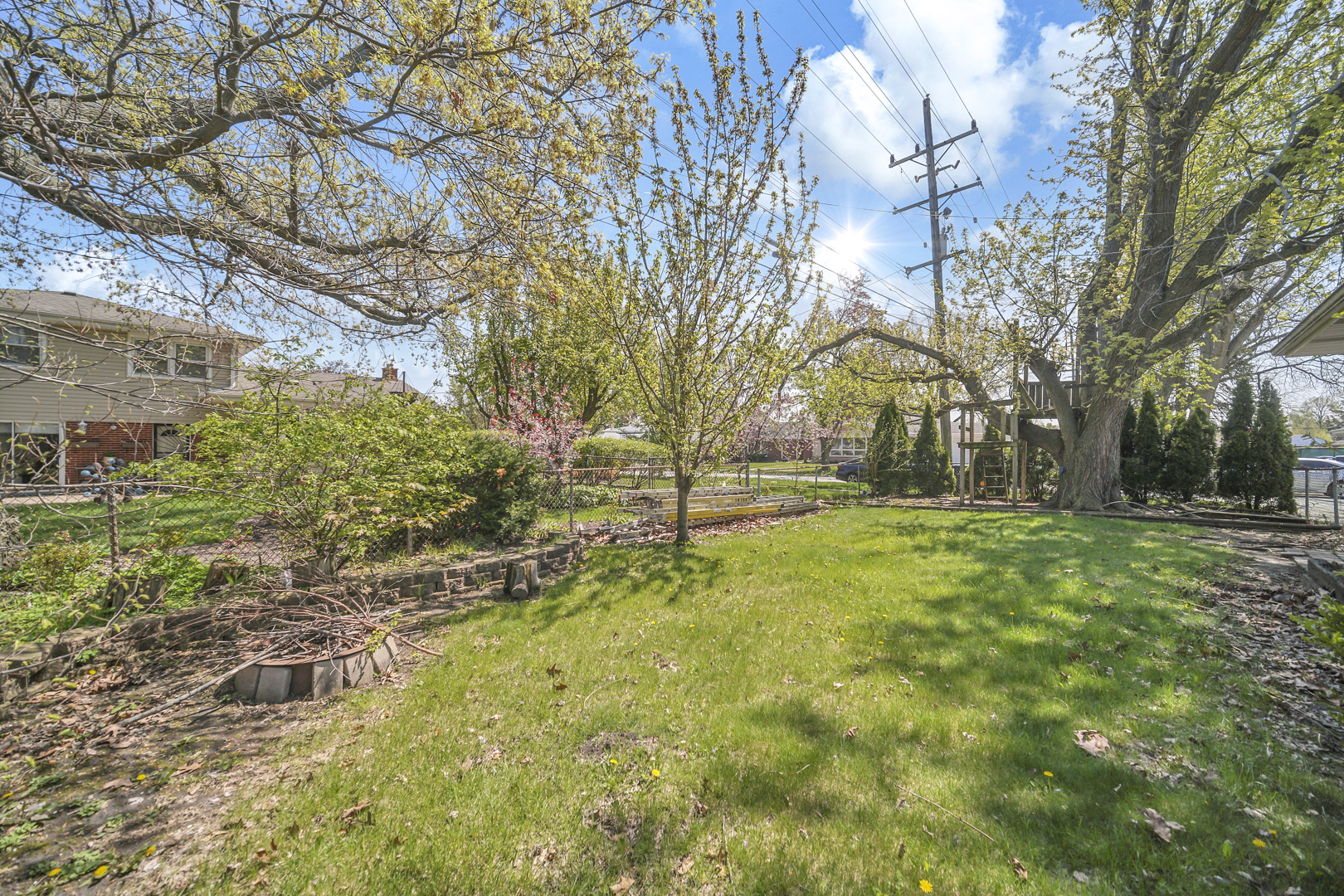 256 W KATHLEEN Drive, Des Plaines, IL 60016