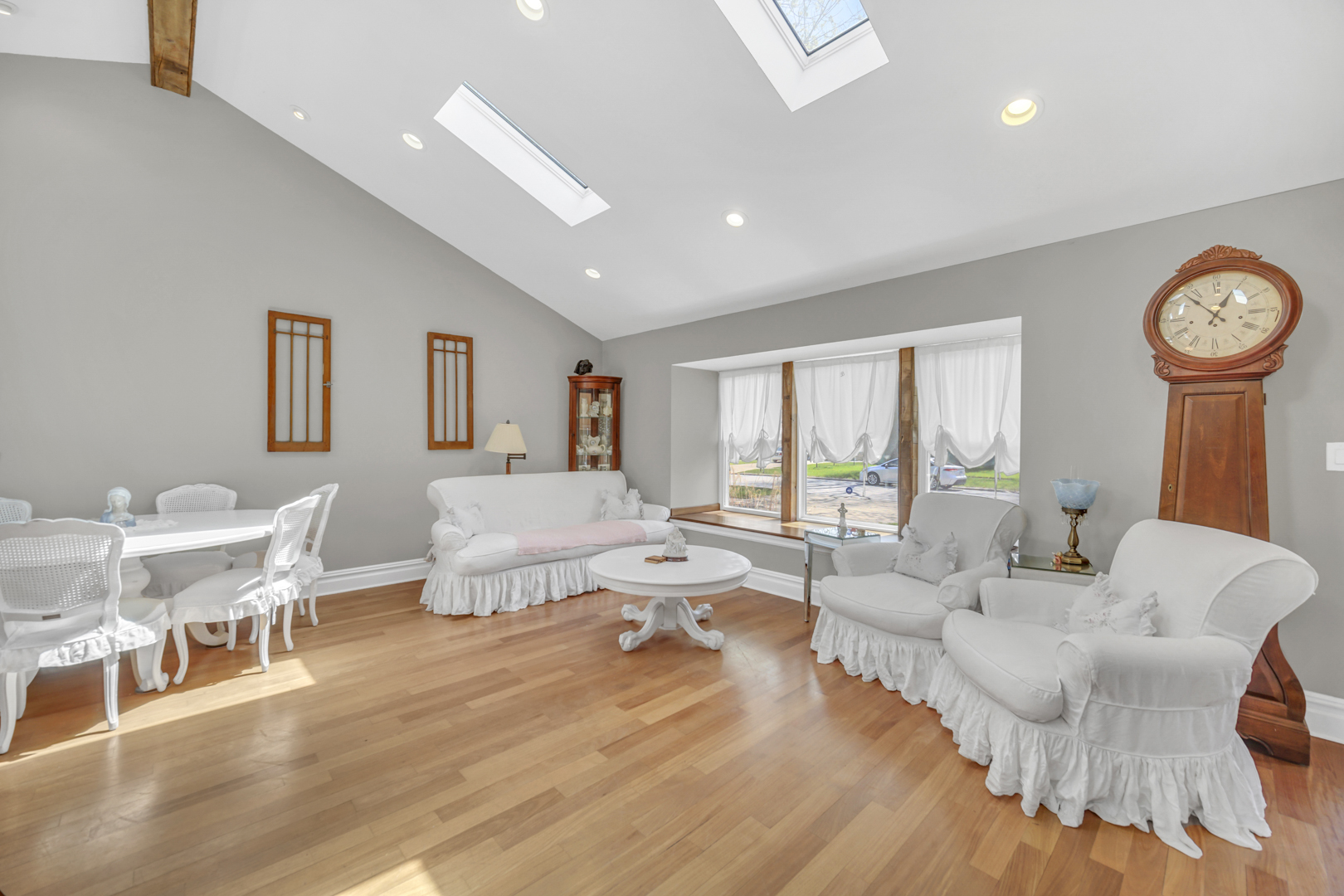 256 W KATHLEEN Drive, Des Plaines, IL 60016