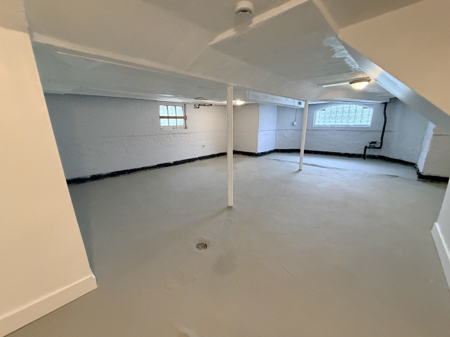 13903 S State Street, Riverdale, IL 60827