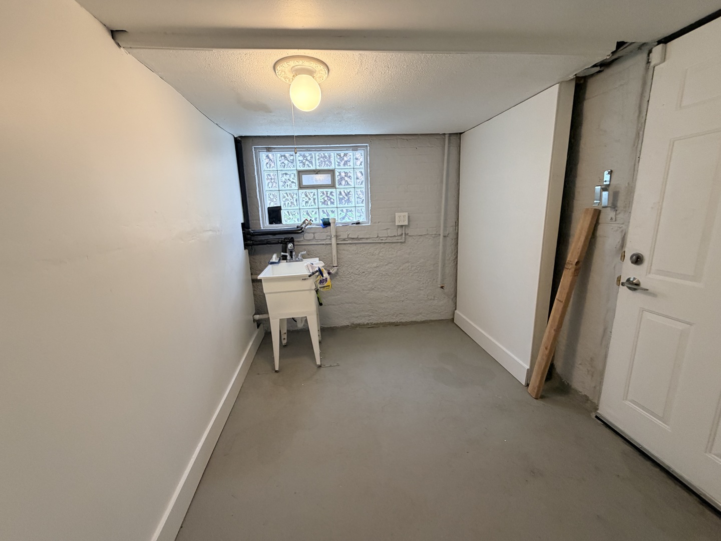 13903 S State Street, Riverdale, IL 60827