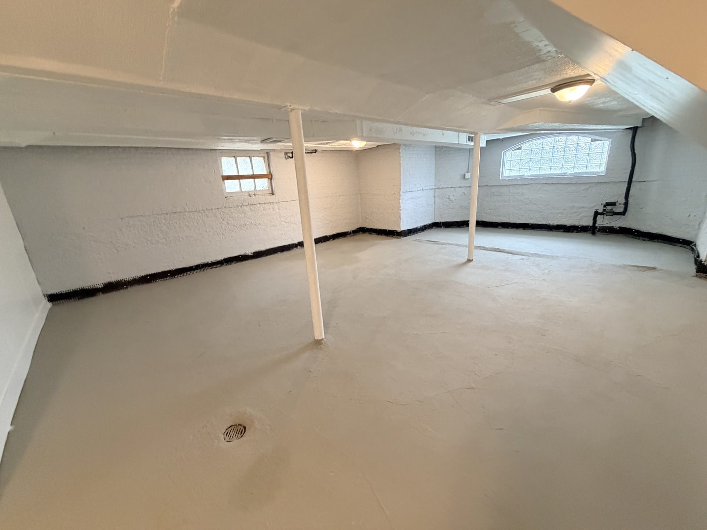 13903 S State Street, Riverdale, IL 60827