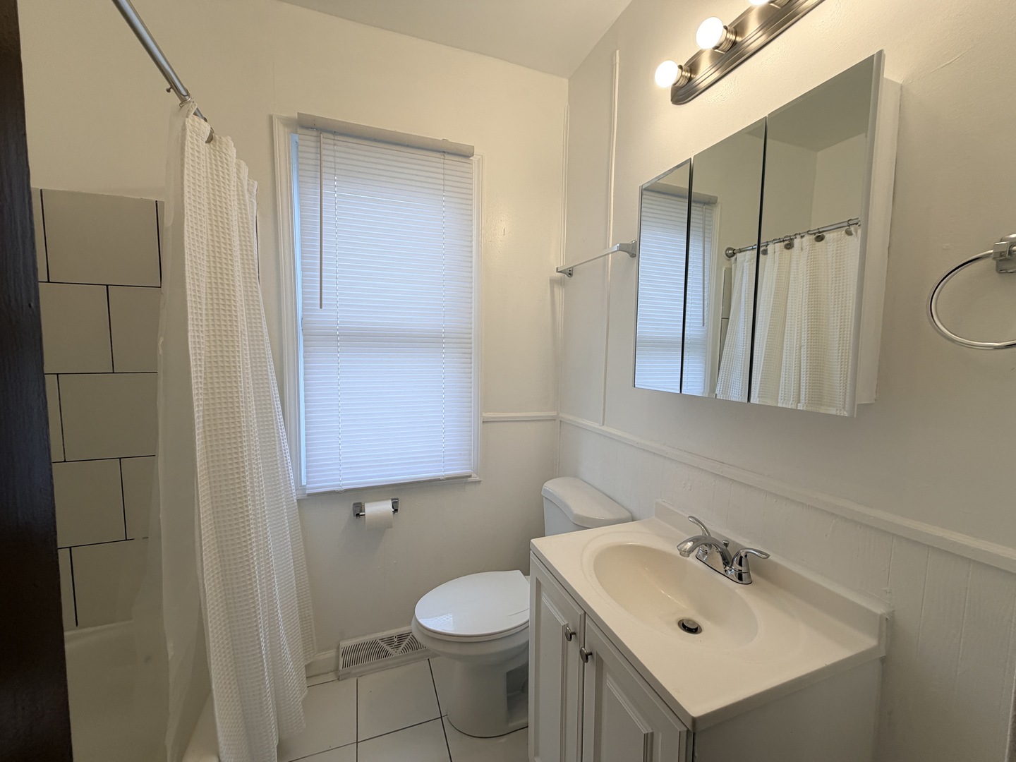 13903 S State Street, Riverdale, IL 60827