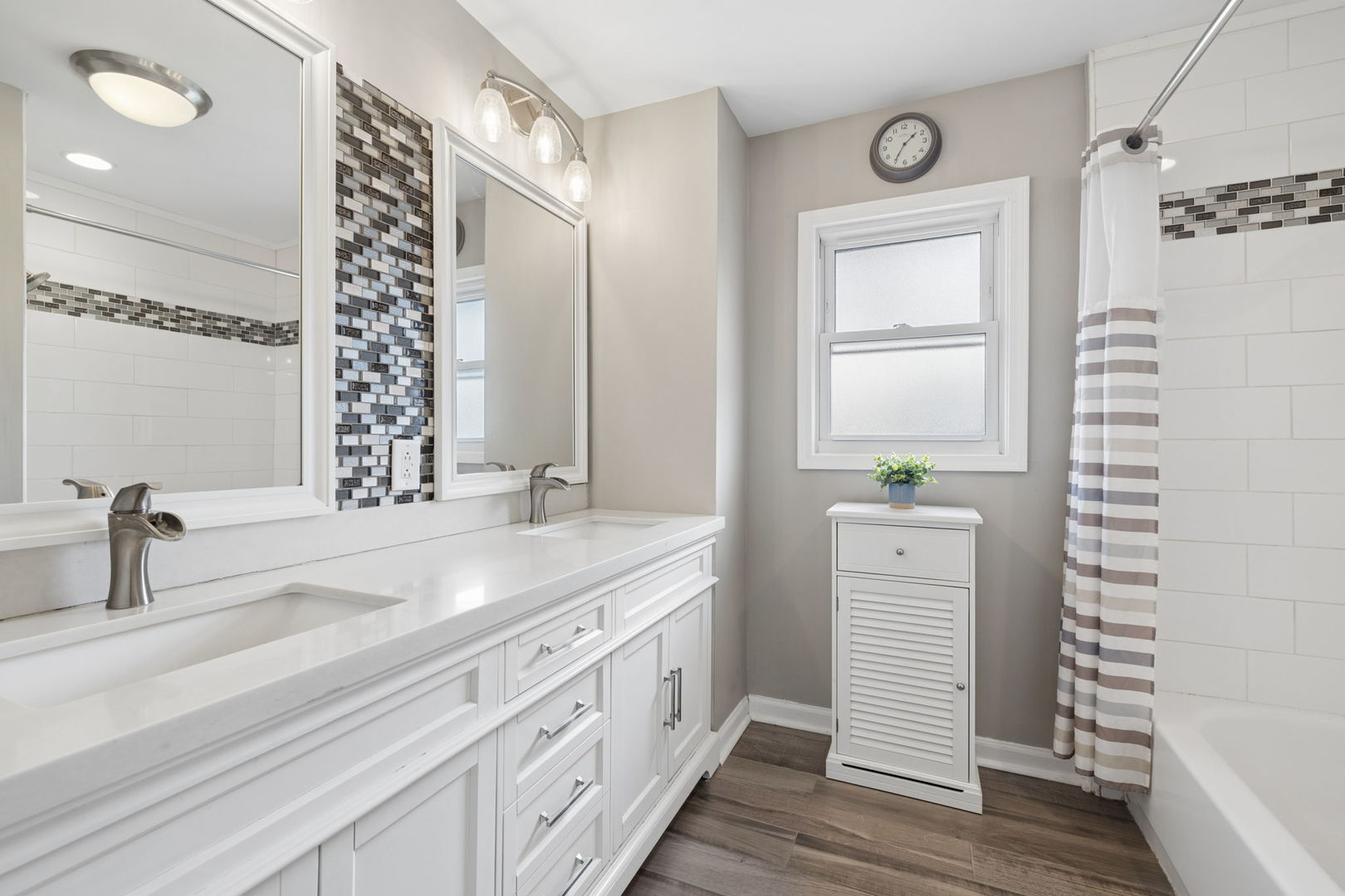 809 E Division Street, Lockport, IL 60441