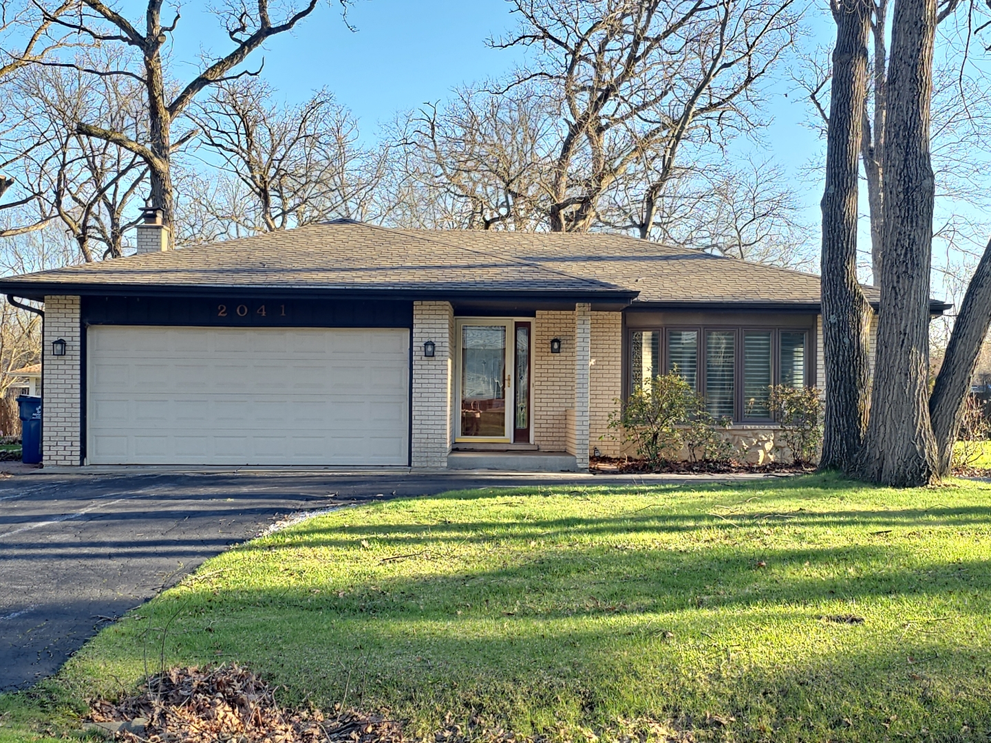 2041 E Gaisor Drive, Crete, IL 60417