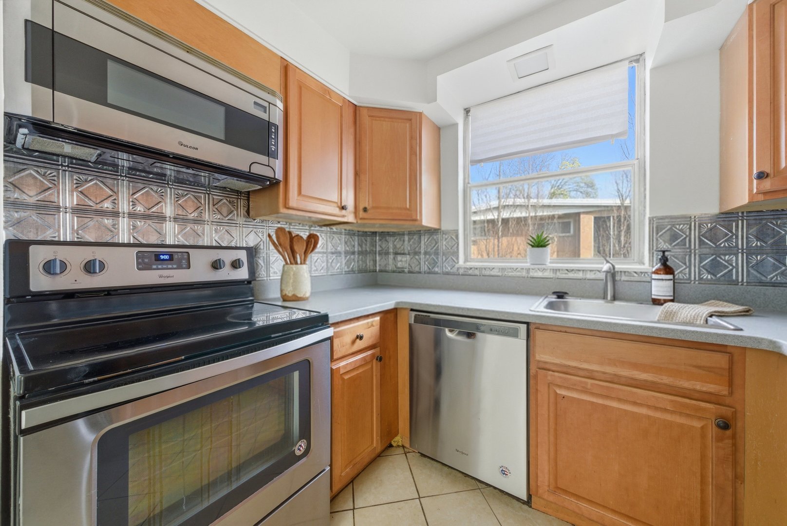 415 Wesley Avenue #21, Oak Park, IL 60302