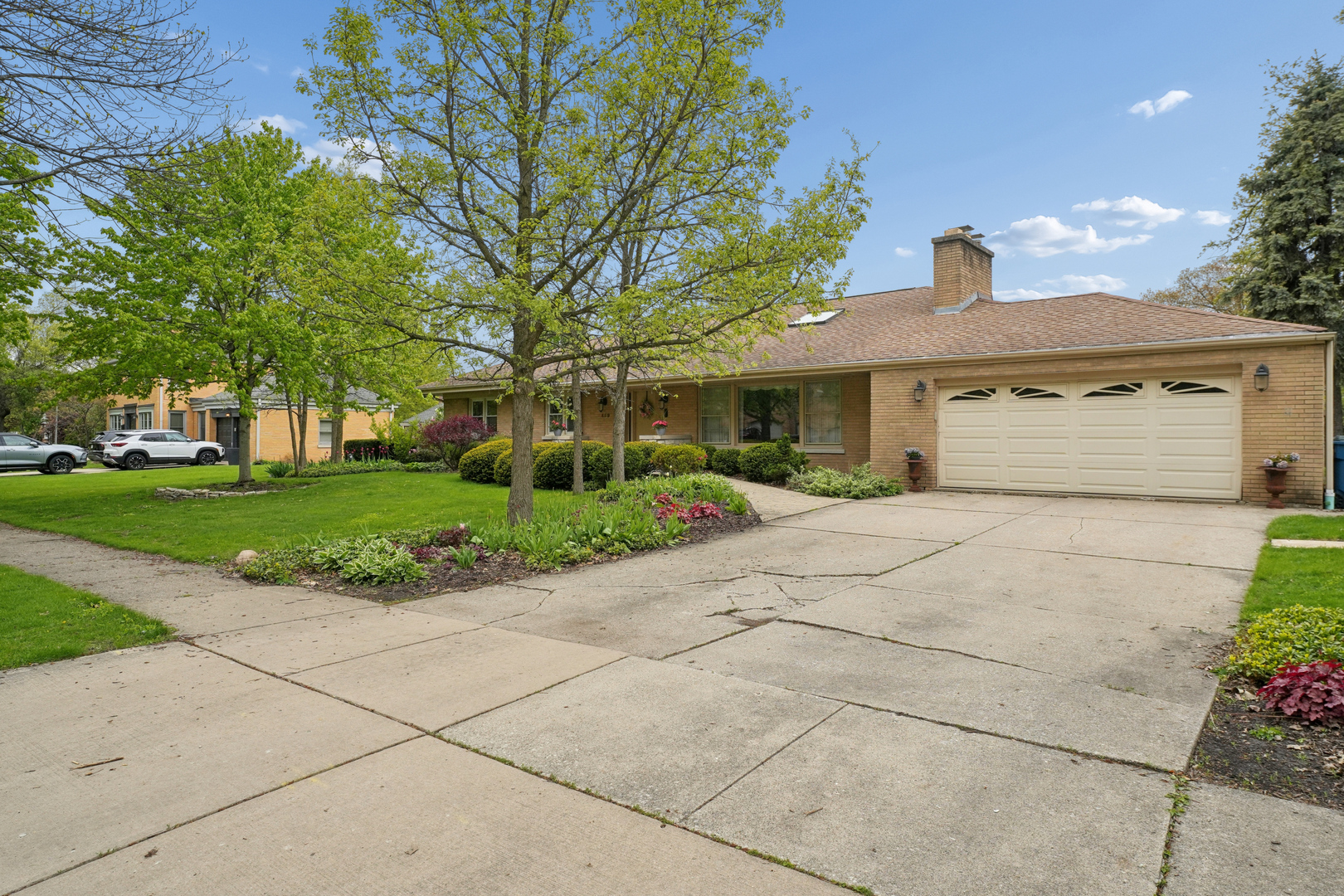 459 E Ridge Avenue, Elmhurst, IL 60126