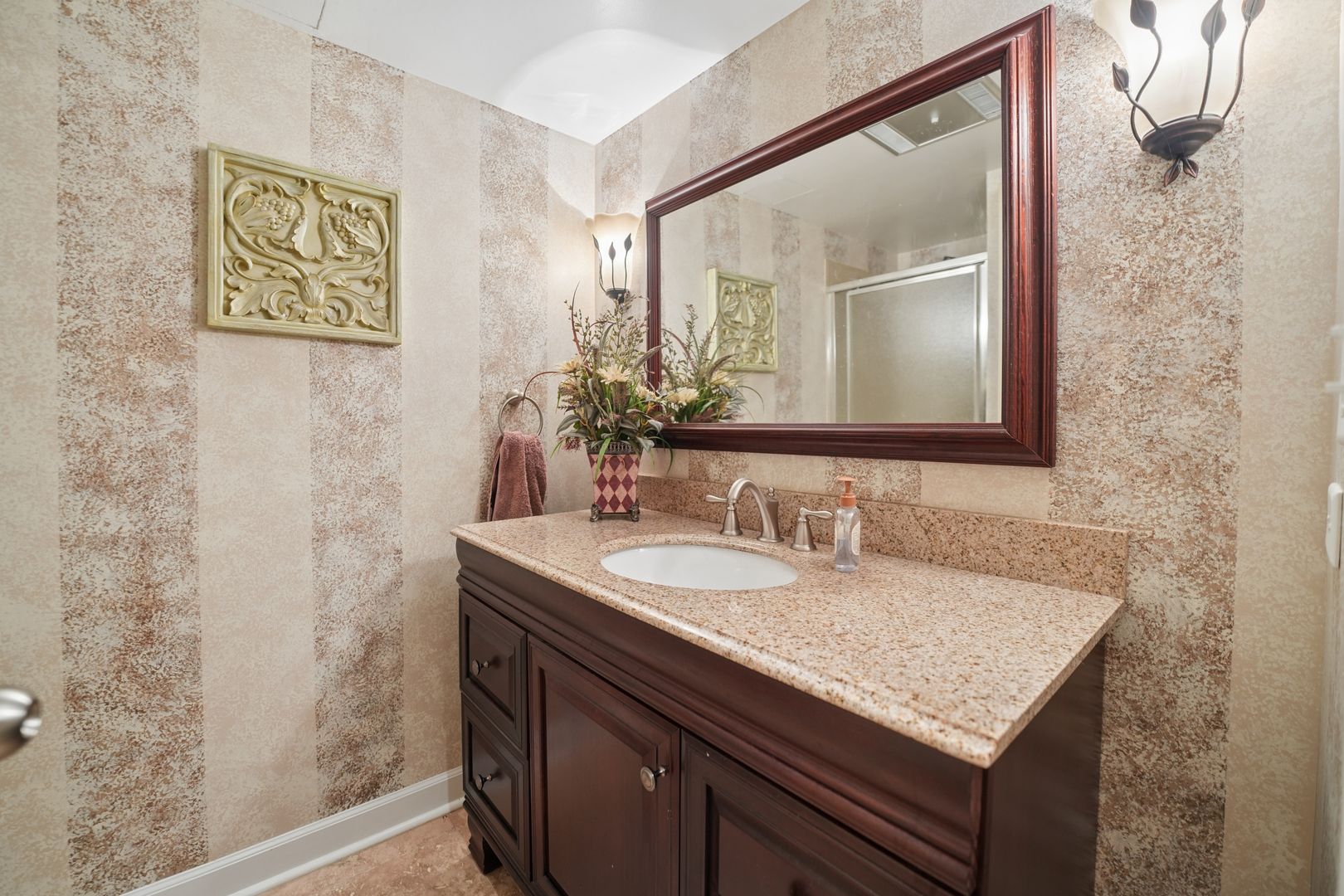 459 E Ridge Avenue, Elmhurst, IL 60126