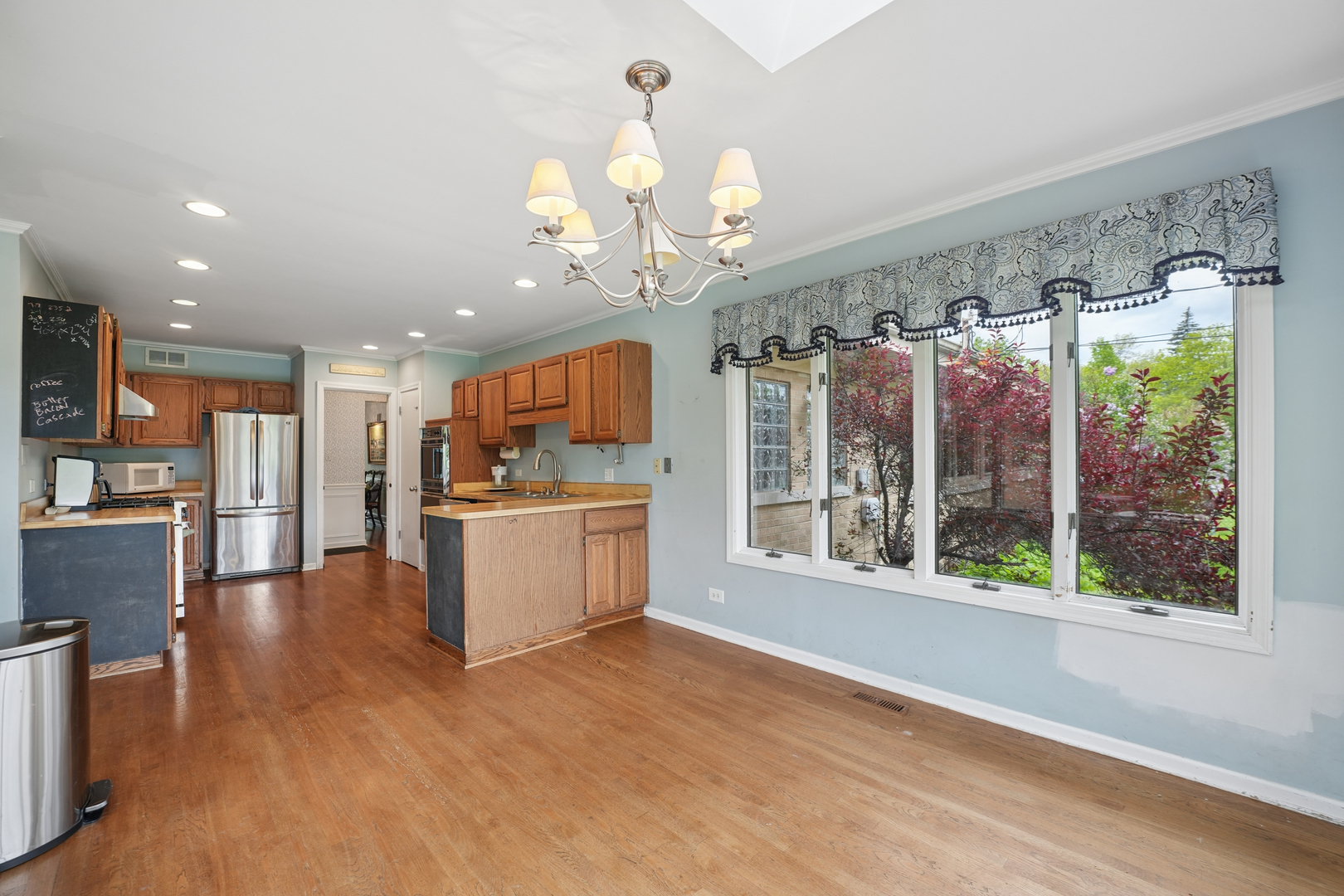 459 E Ridge Avenue, Elmhurst, IL 60126