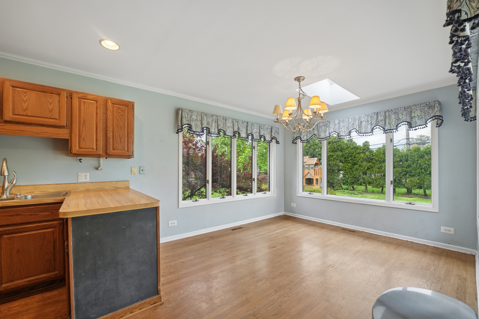 459 E Ridge Avenue, Elmhurst, IL 60126