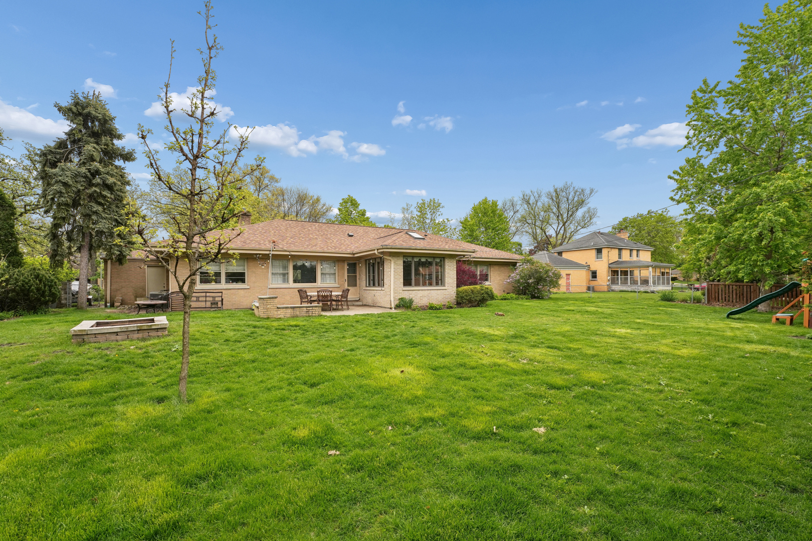459 E Ridge Avenue, Elmhurst, IL 60126