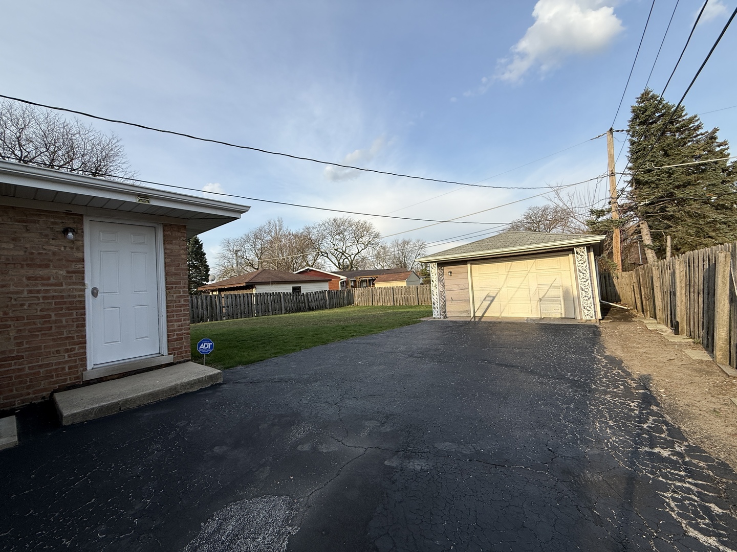 16856 School Street, South Holland, IL 60473
