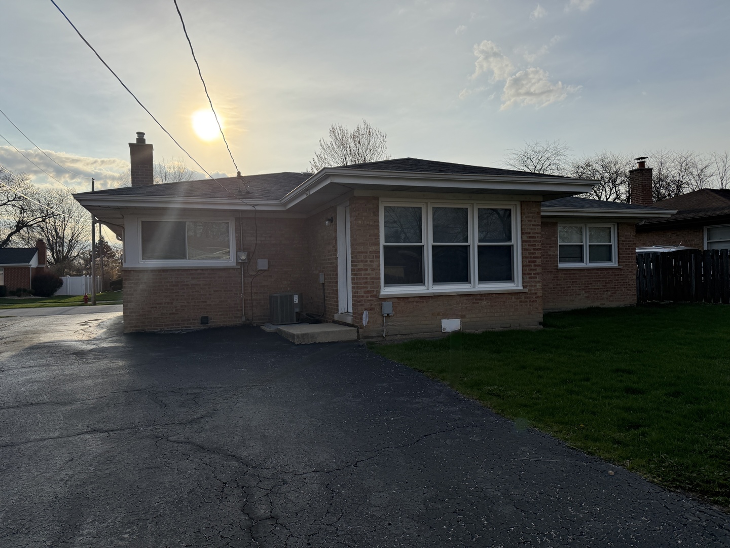 16856 School Street, South Holland, IL 60473