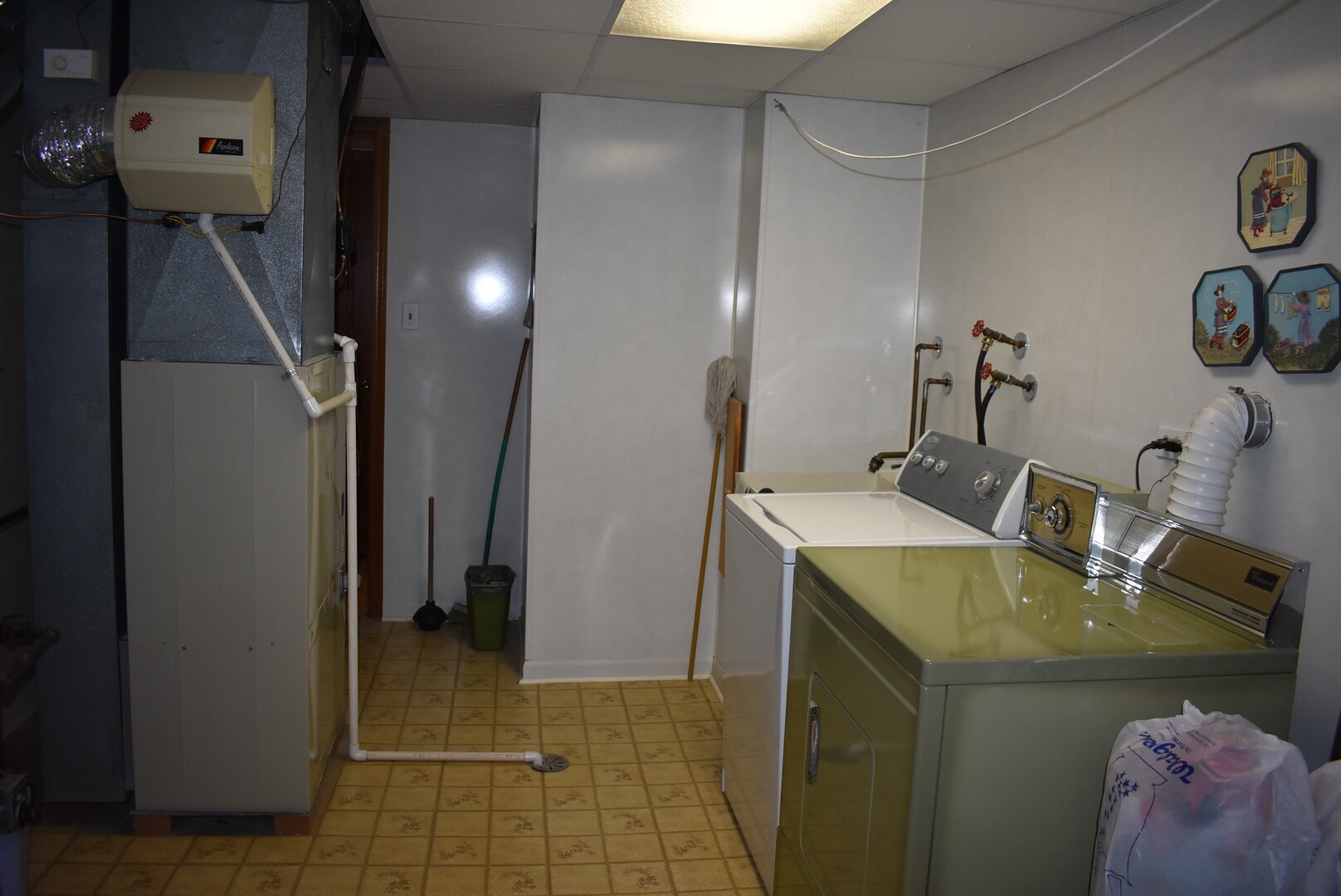 16619 Tudor Lane, Tinley Park, IL 60477