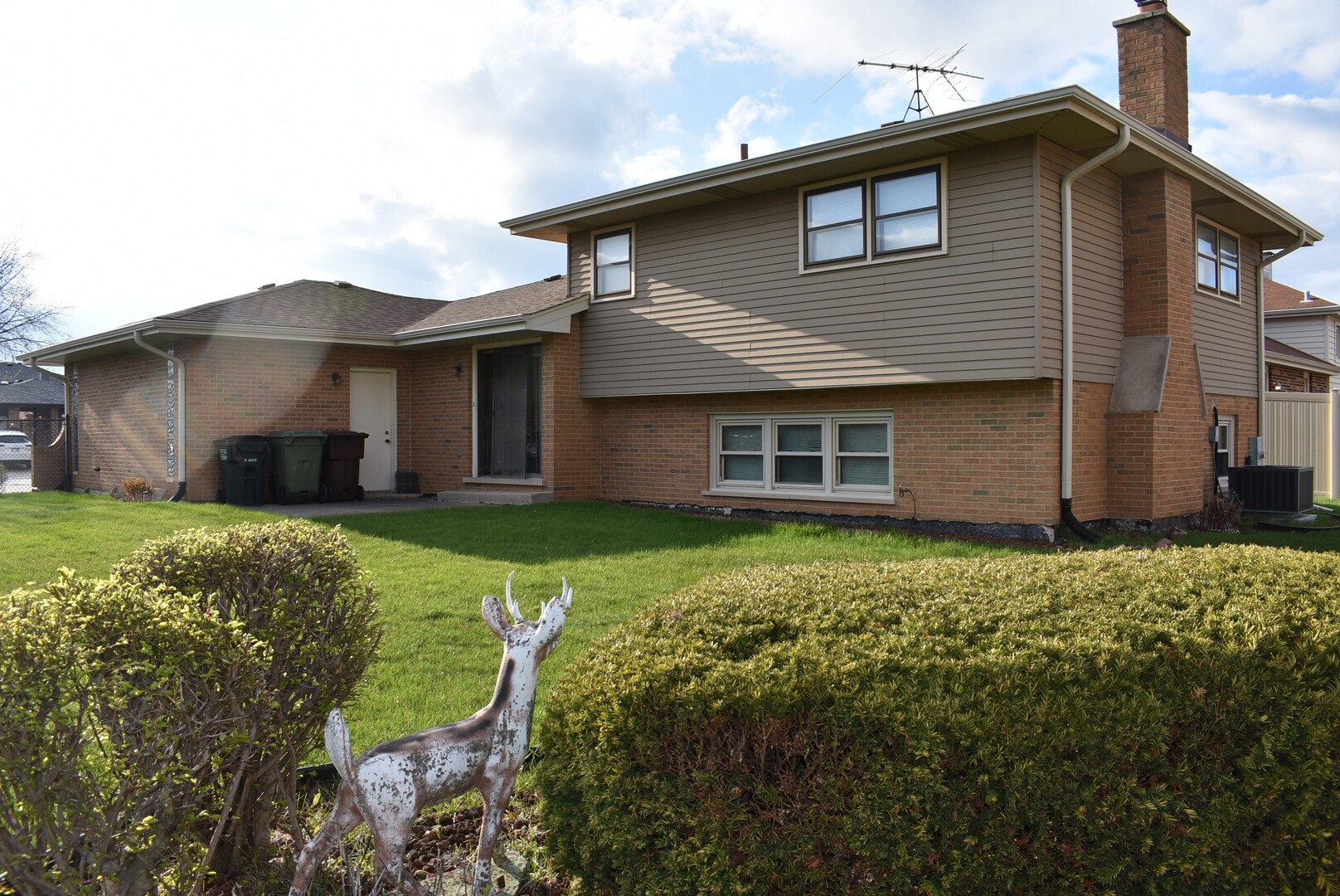 16619 Tudor Lane, Tinley Park, IL 60477