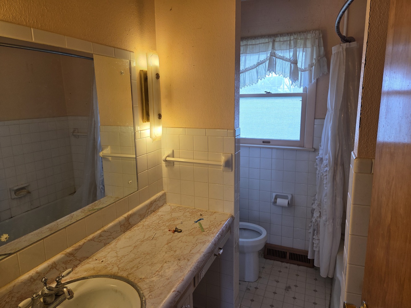 404 Sunset Drive, Heyworth, IL 61745