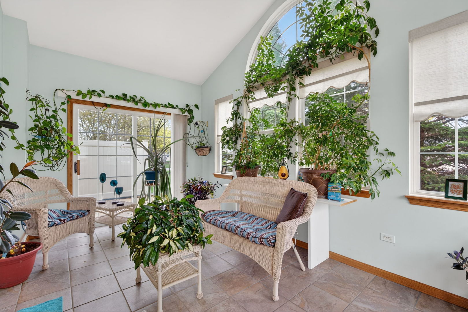 16243 Tomahawk Lake Court, Crest Hill, IL 60403