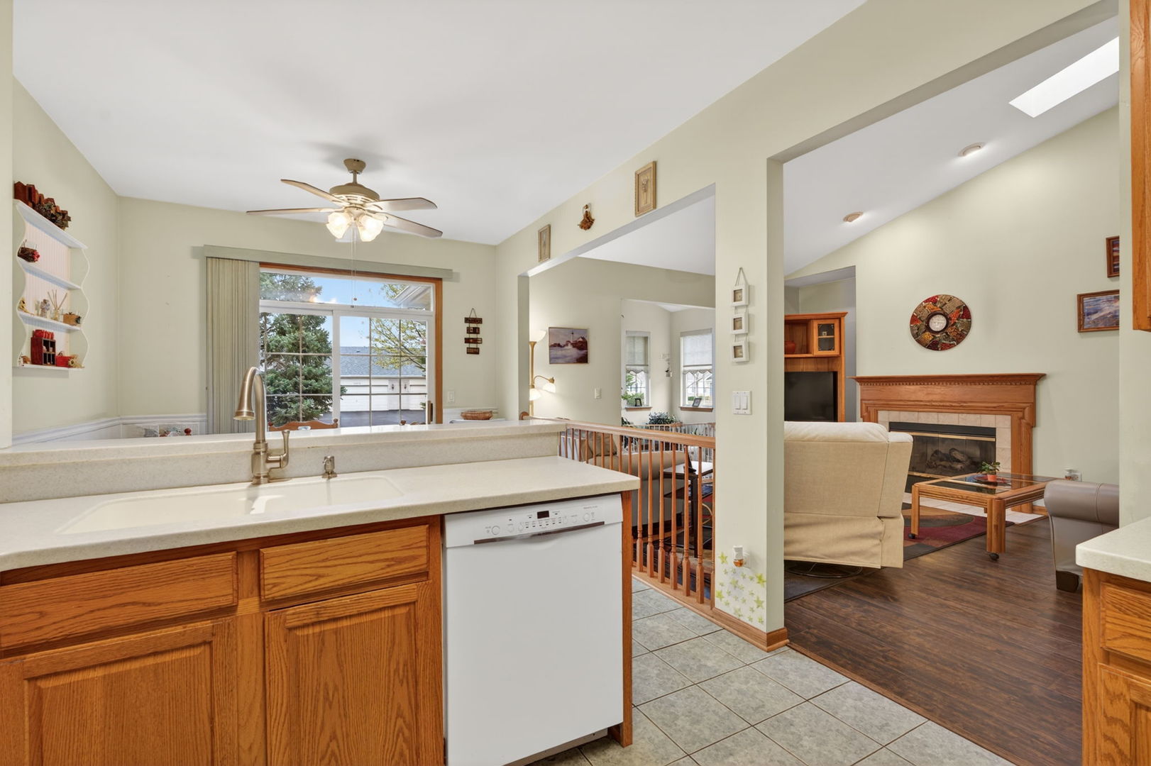 16243 Tomahawk Lake Court, Crest Hill, IL 60403