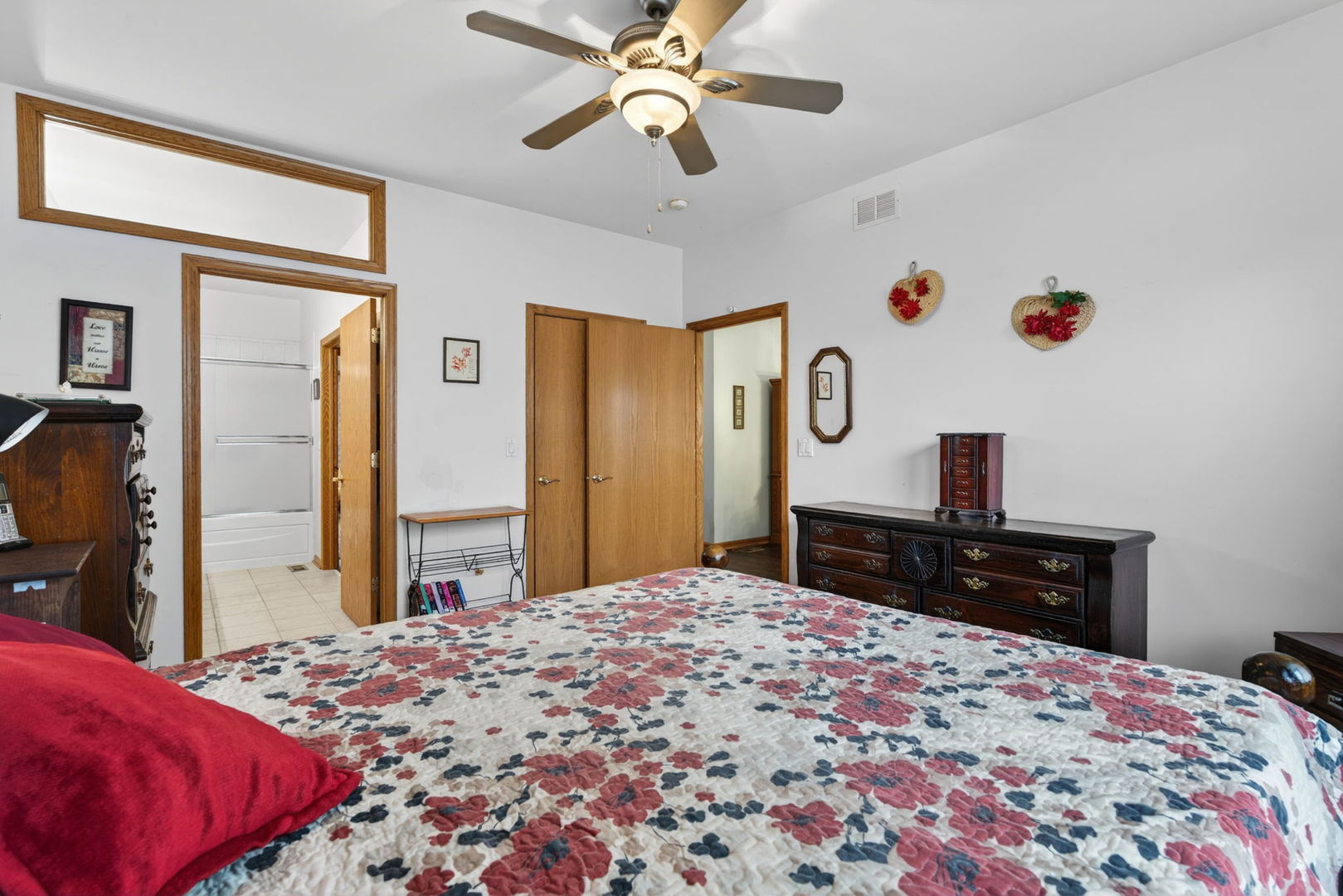 16243 Tomahawk Lake Court, Crest Hill, IL 60403