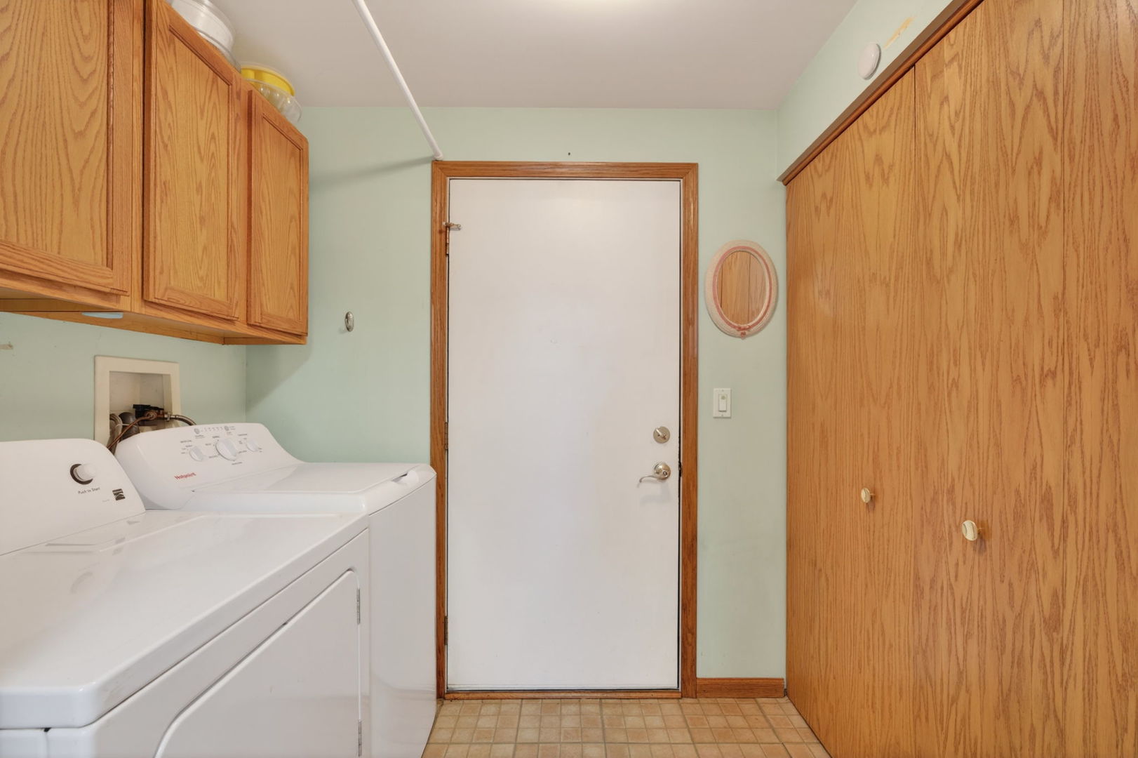 16243 Tomahawk Lake Court, Crest Hill, IL 60403