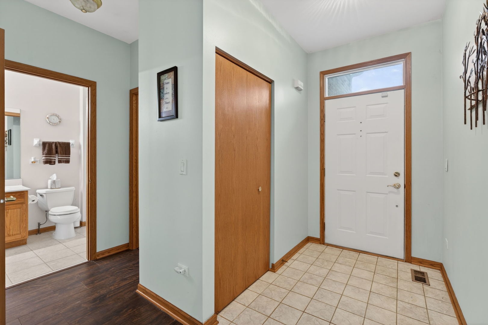 16243 Tomahawk Lake Court, Crest Hill, IL 60403