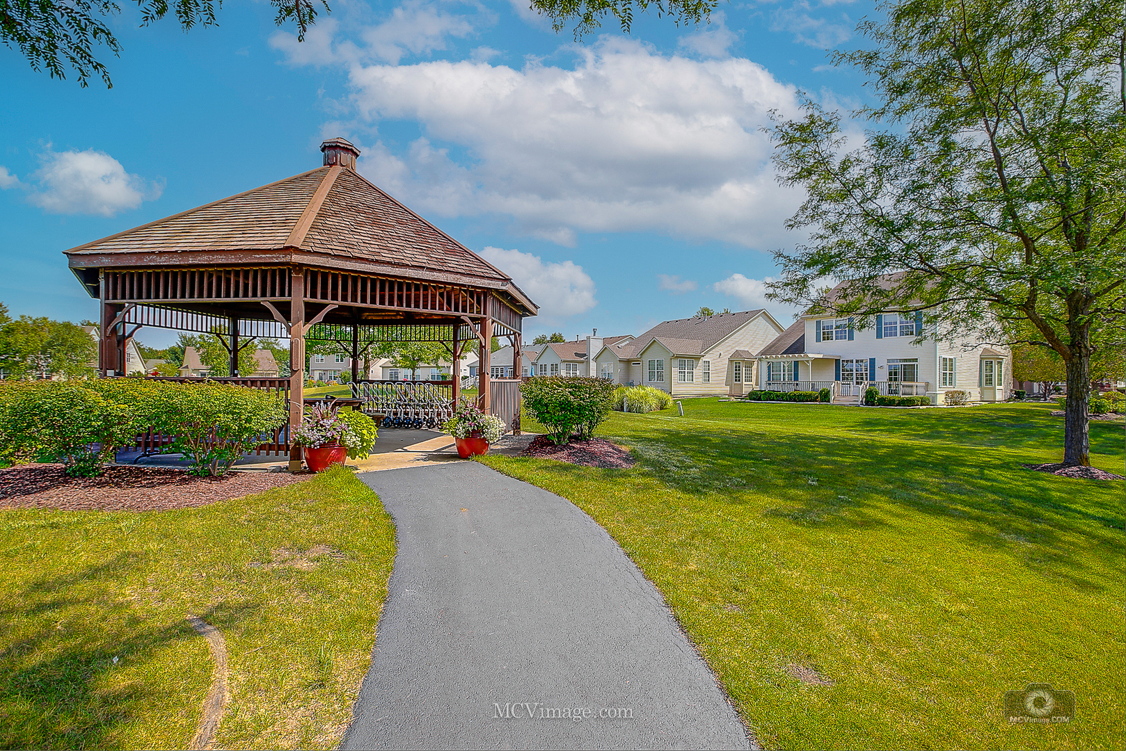 16243 Tomahawk Lake Court, Crest Hill, IL 60403