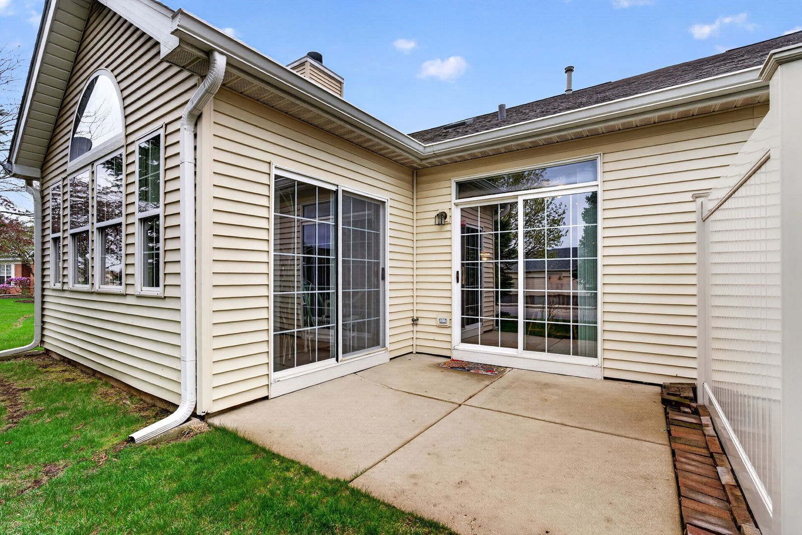 16243 Tomahawk Lake Court, Crest Hill, IL 60403