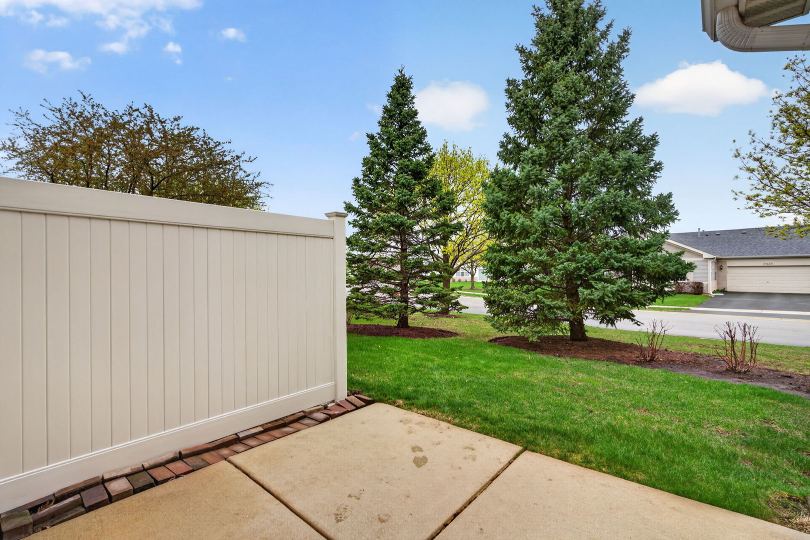 16243 Tomahawk Lake Court, Crest Hill, IL 60403