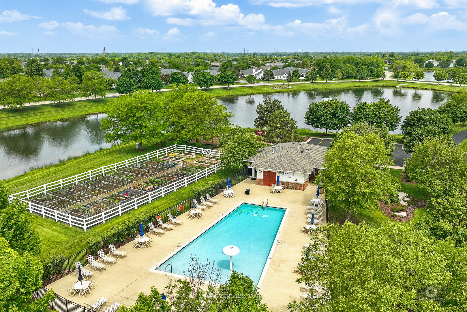 16243 Tomahawk Lake Court, Crest Hill, IL 60403