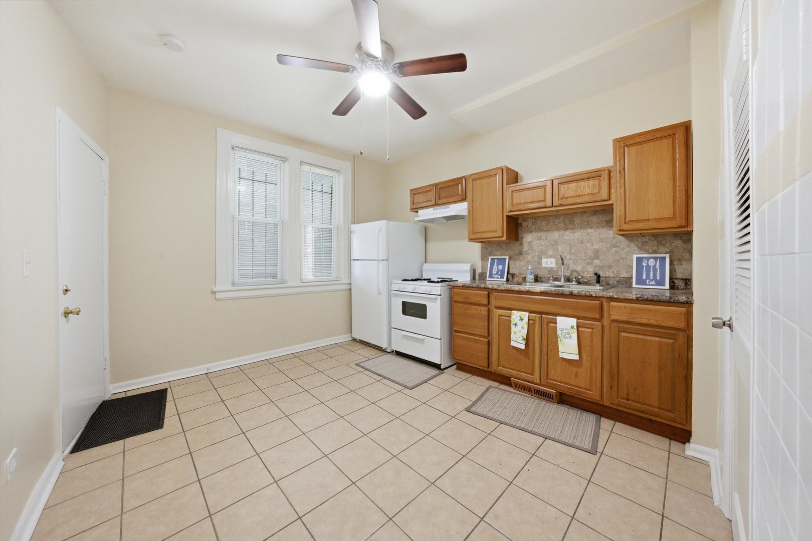 11412 S Saint Lawrence Avenue, Chicago, IL 60628