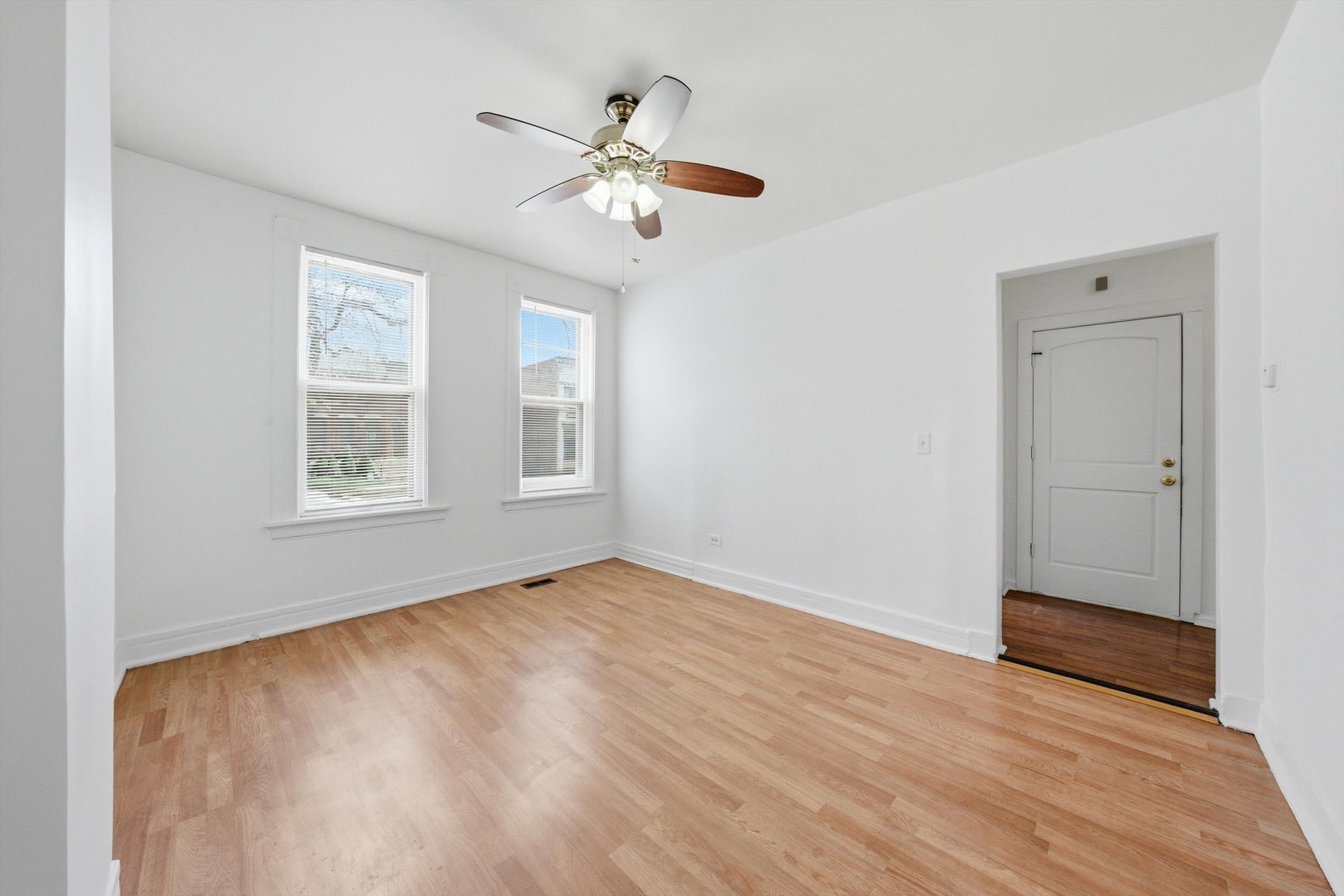 11412 S Saint Lawrence Avenue, Chicago, IL 60628