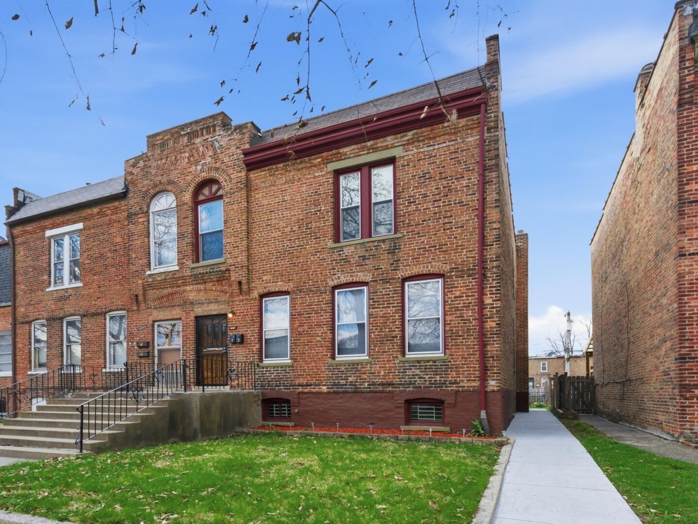 11412 S Saint Lawrence Avenue, Chicago, IL 60628