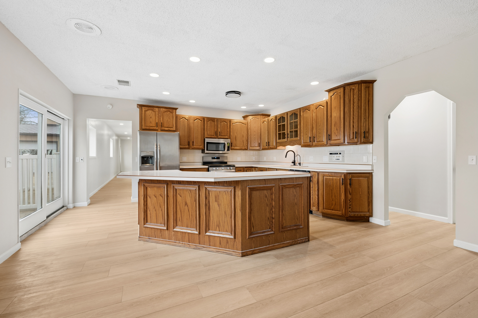 1430 N 30th Road, Ottawa, IL 61350