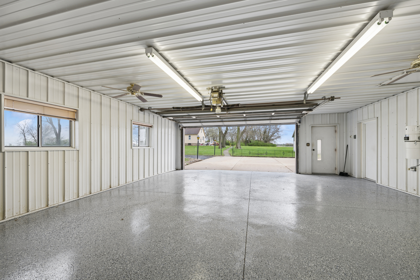 1430 N 30th Road, Ottawa, IL 61350