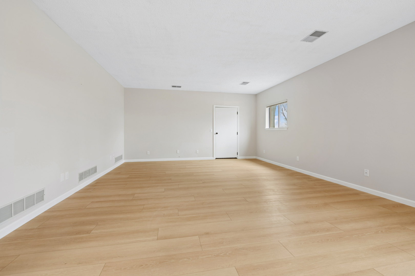 1430 N 30th Road, Ottawa, IL 61350