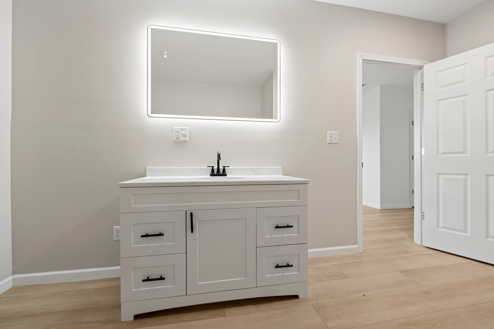 1430 N 30th Road, Ottawa, IL 61350