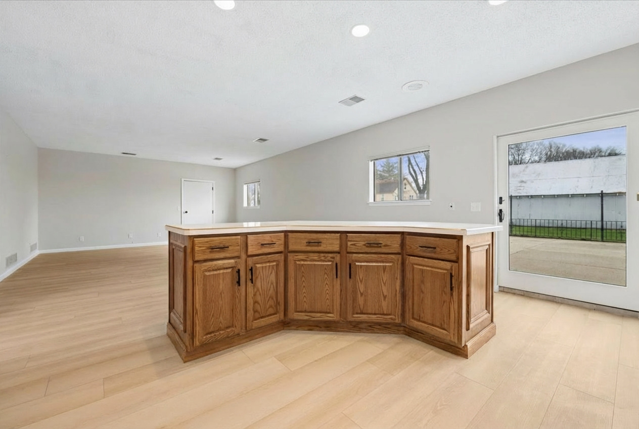 1430 N 30th Road, Ottawa, IL 61350