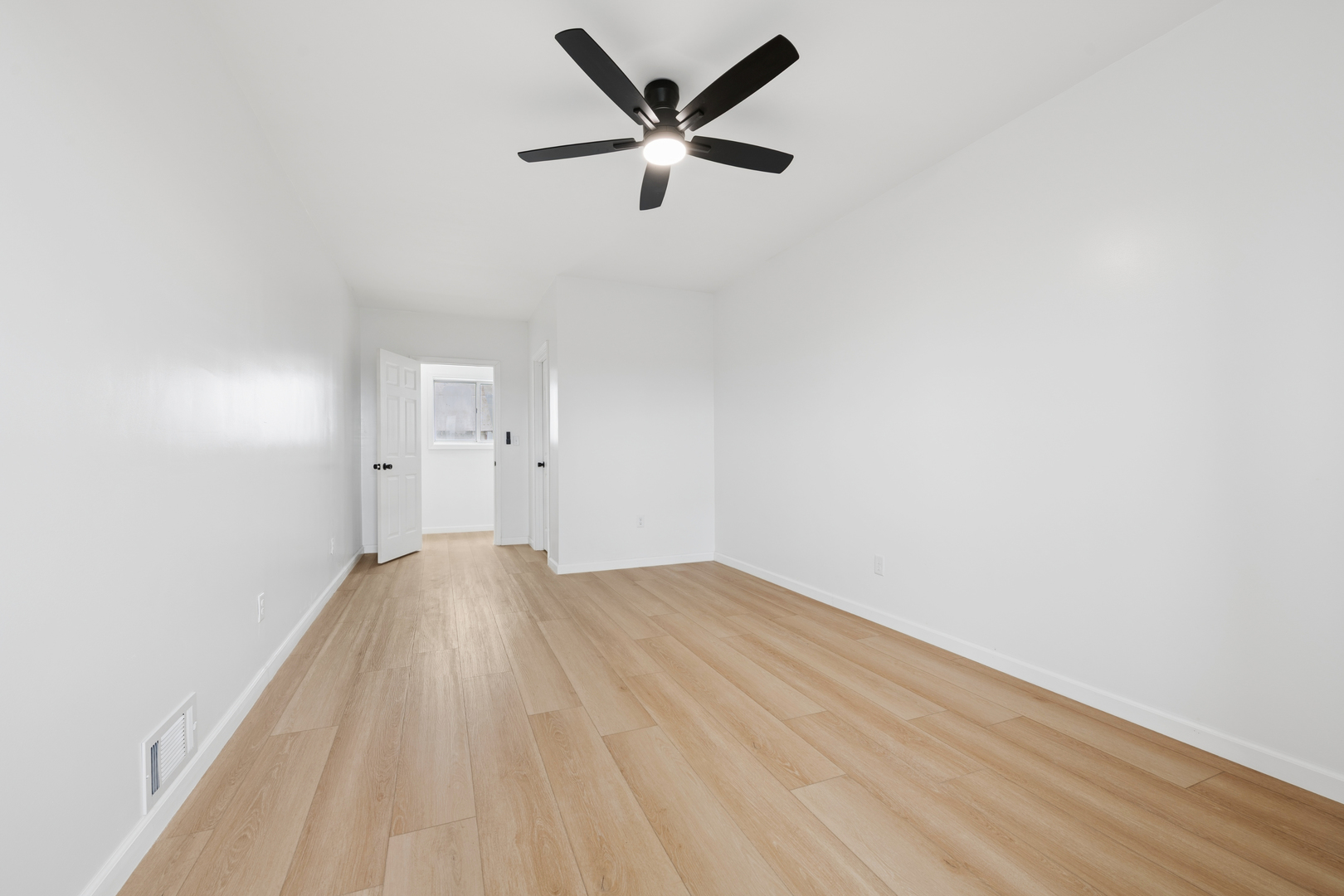 1430 N 30th Road, Ottawa, IL 61350