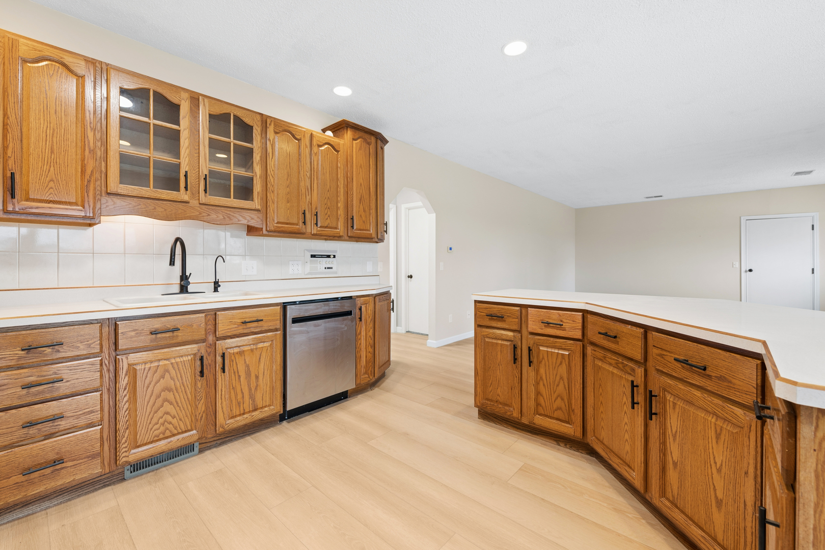 1430 N 30th Road, Ottawa, IL 61350