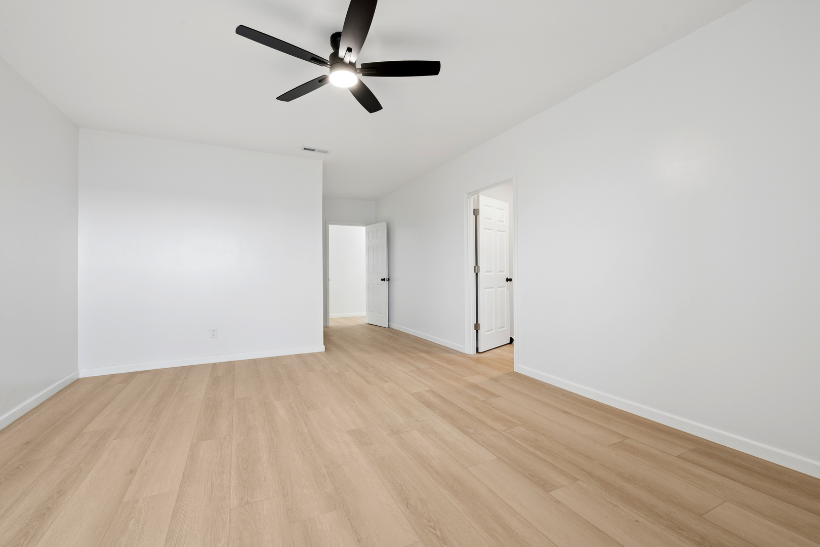 1430 N 30th Road, Ottawa, IL 61350