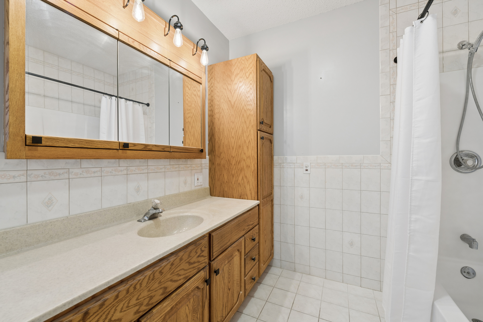 1430 N 30th Road, Ottawa, IL 61350