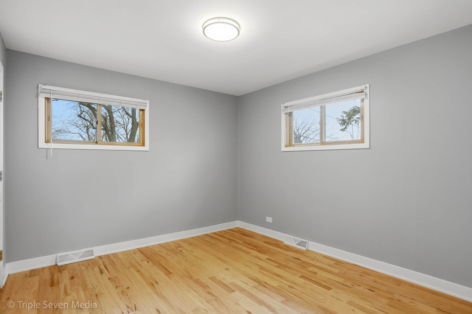 104 E Division Street, Lemont, IL 60439