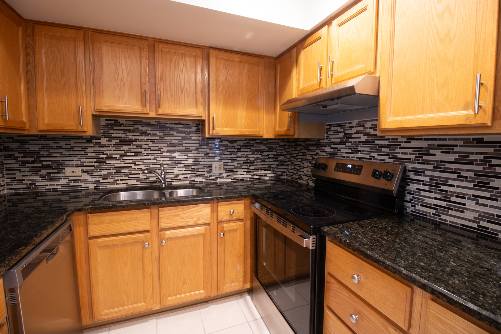 120 Carriage Way Drive #202B, Burr Ridge, IL 60527