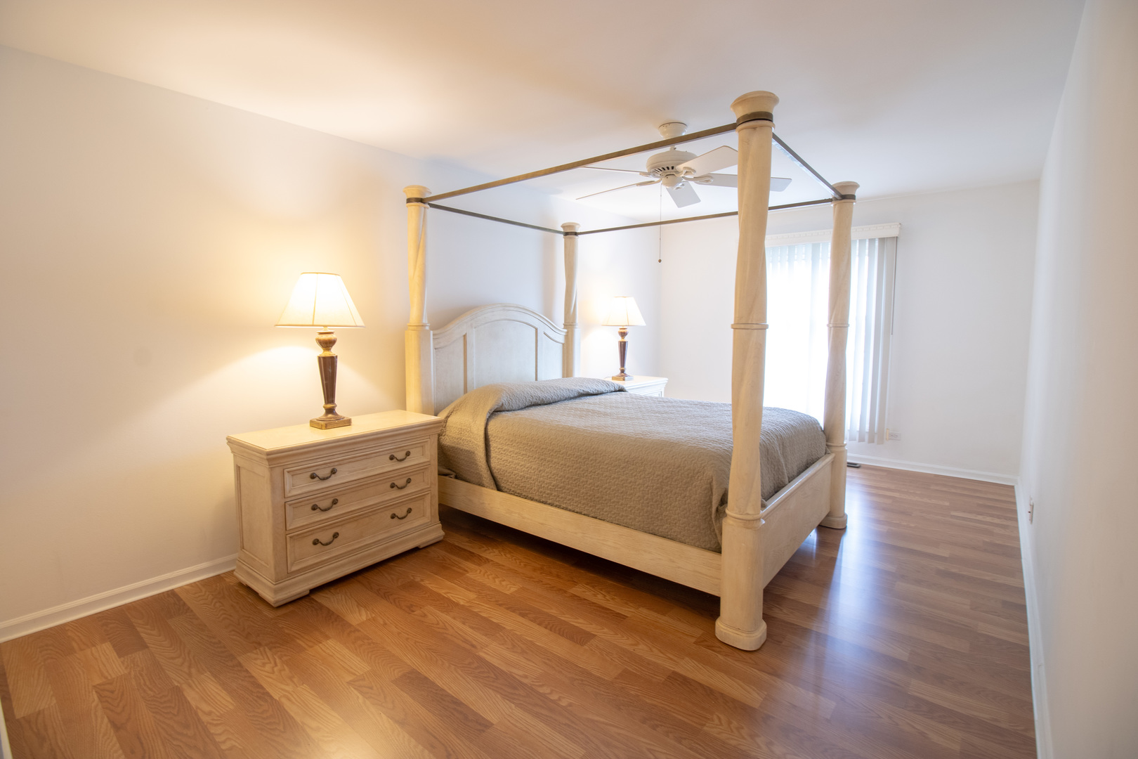 120 Carriage Way Drive #202B, Burr Ridge, IL 60527