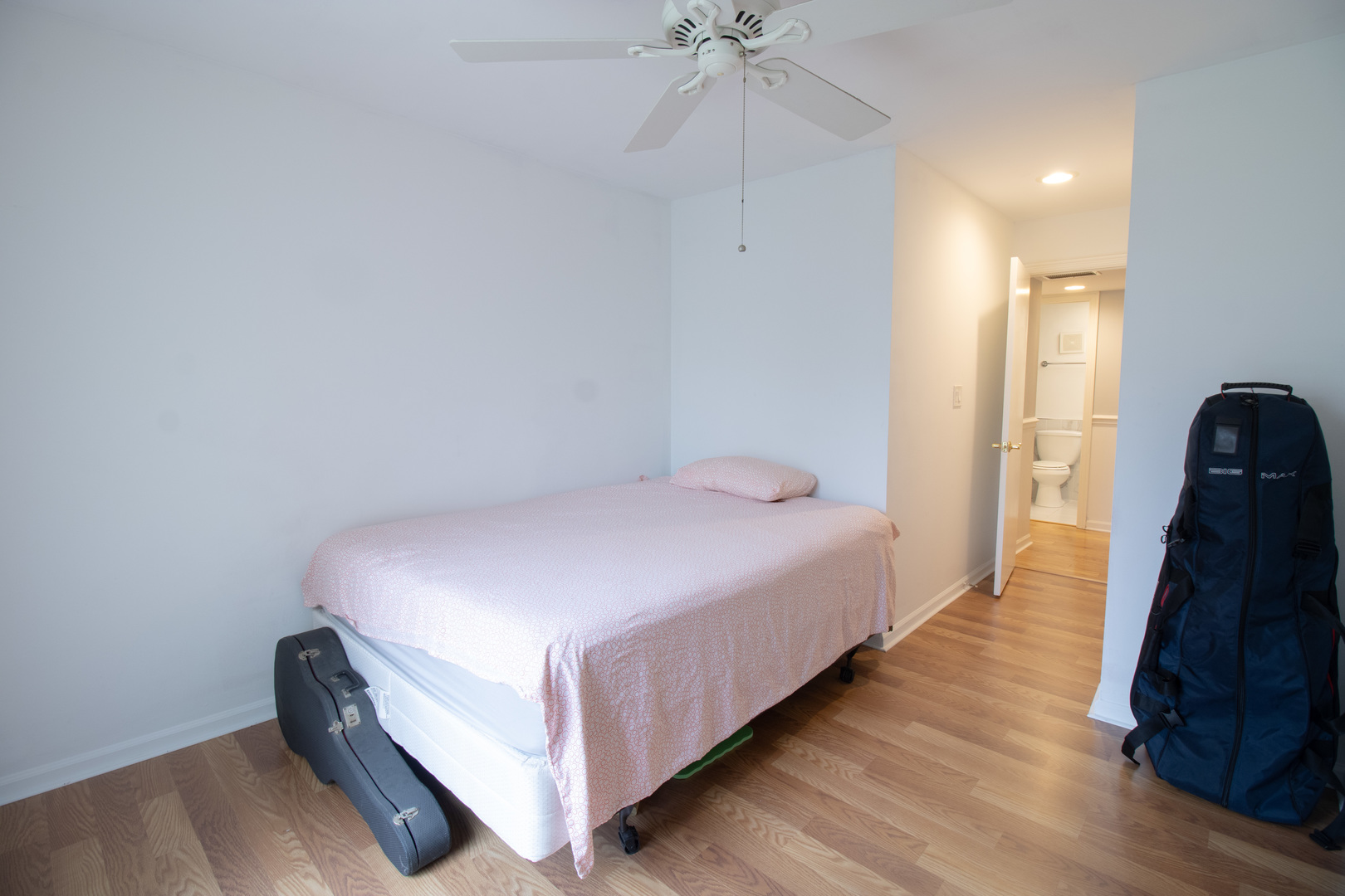 120 Carriage Way Drive #202B, Burr Ridge, IL 60527