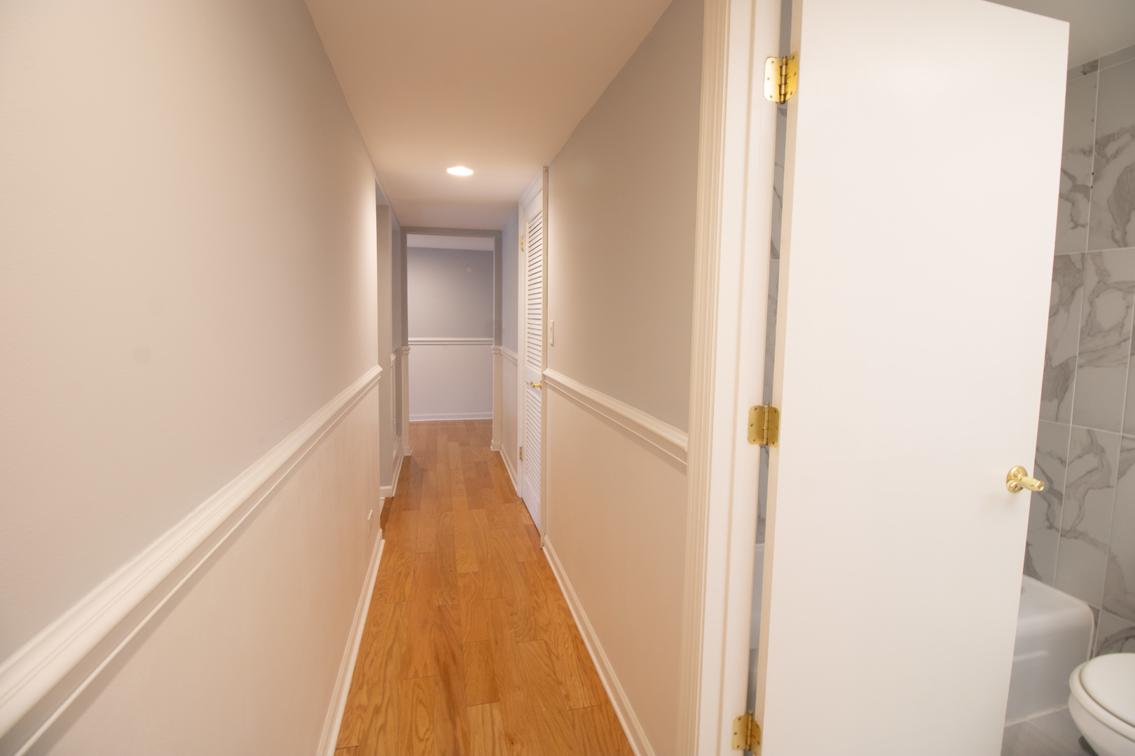 120 Carriage Way Drive #202B, Burr Ridge, IL 60527