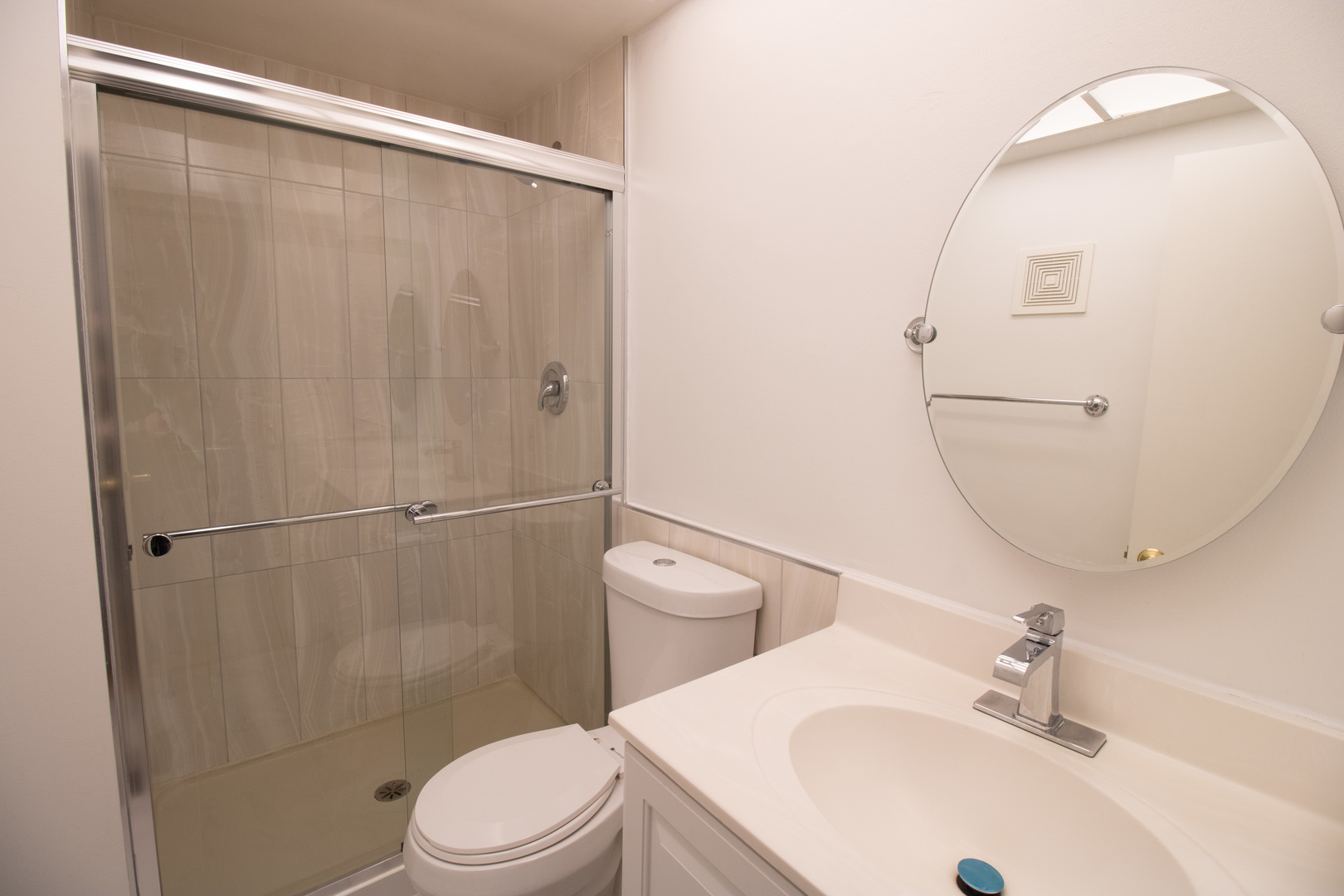 120 Carriage Way Drive #202B, Burr Ridge, IL 60527